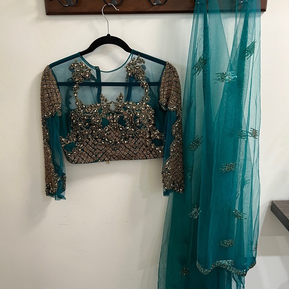 Falguni Shane Peacock Couture Foil Lehenga Wedding Couture - Picture 11 of 16